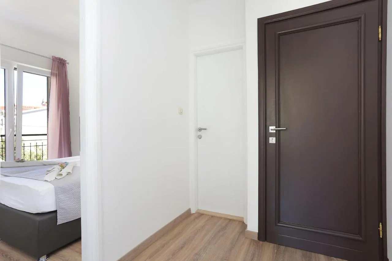 Apartments With A Parking Space Okrug Gornji, Ciovo - 19711 Trogir 0*,  Chorvatsko